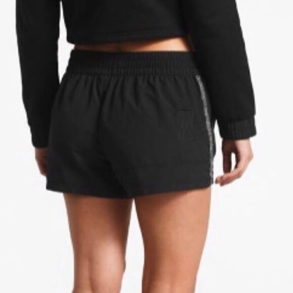 THE NORTH FACE ICONIC RAGE COLLECTION W ‘92 SHORTS - Picture 2 of 10